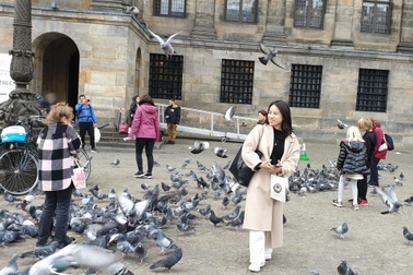 Cuộc sống bình thường mới ở châu Âu trước khi Covid-19 tăng vọt trở lại