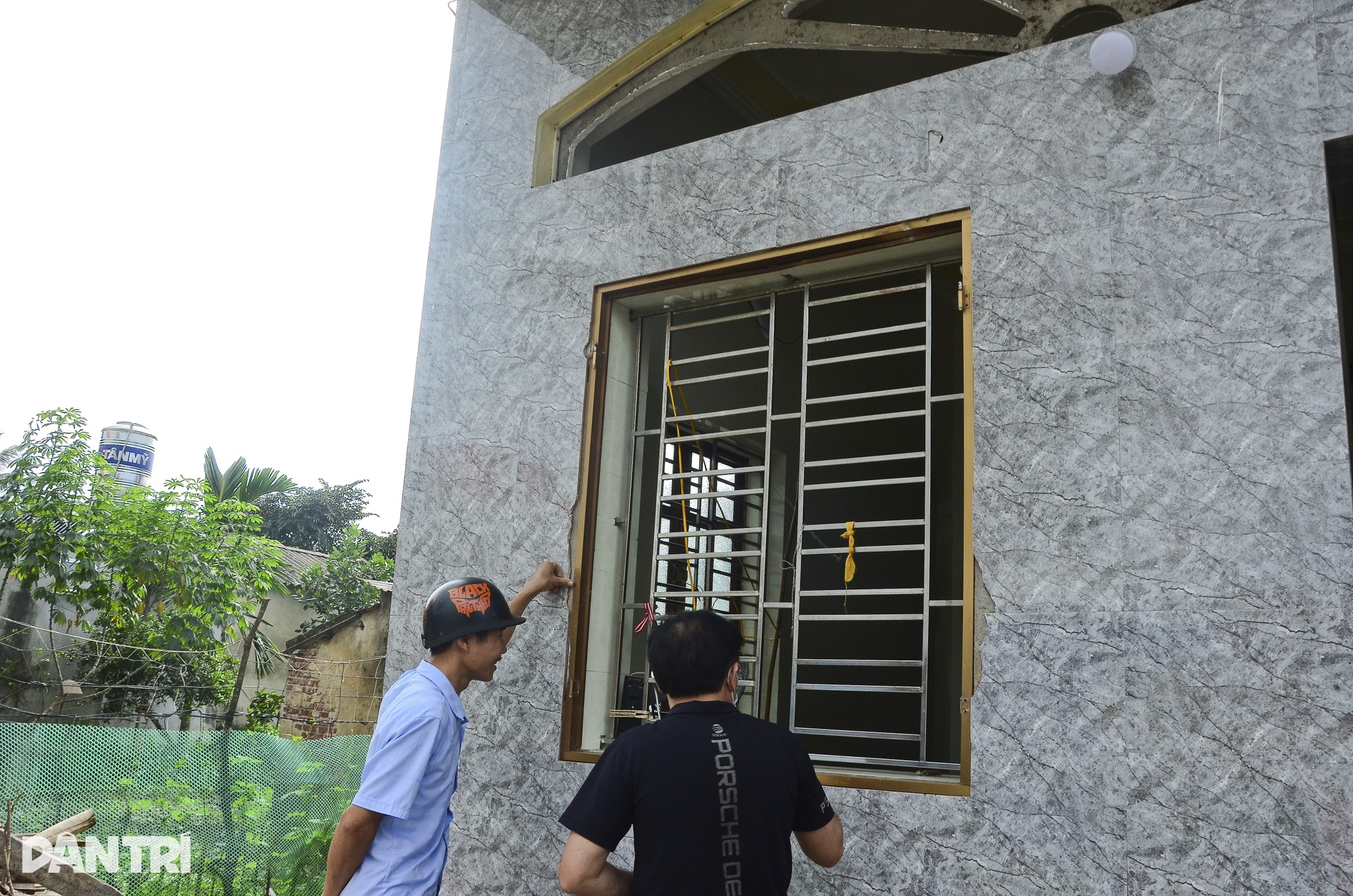 Hiện trường vụ nổ như bom ở Hải Phòng - 4 Hiện trường vụ nổ như bom ở Hải Phòng - 4