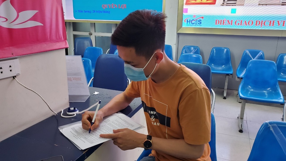 Thất nghiệp do Covid-19: Lái xe ô tô chuyển nghề xe ôm để có thêm thu nhập - 1 Thất nghiệp do Covid-19: Lái xe ô tô chuyển nghề xe ôm để có thêm thu nhập - 1