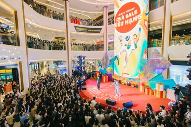 Dân Việt "bung" nửa triệu tỷ đồng để chi tiêu tháng 11