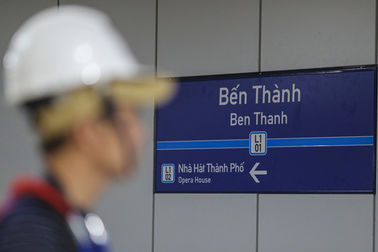 Ga ngầm lớn nhất tuyến metro số 1 được bổ sung hai lối thoát hiểm tạm