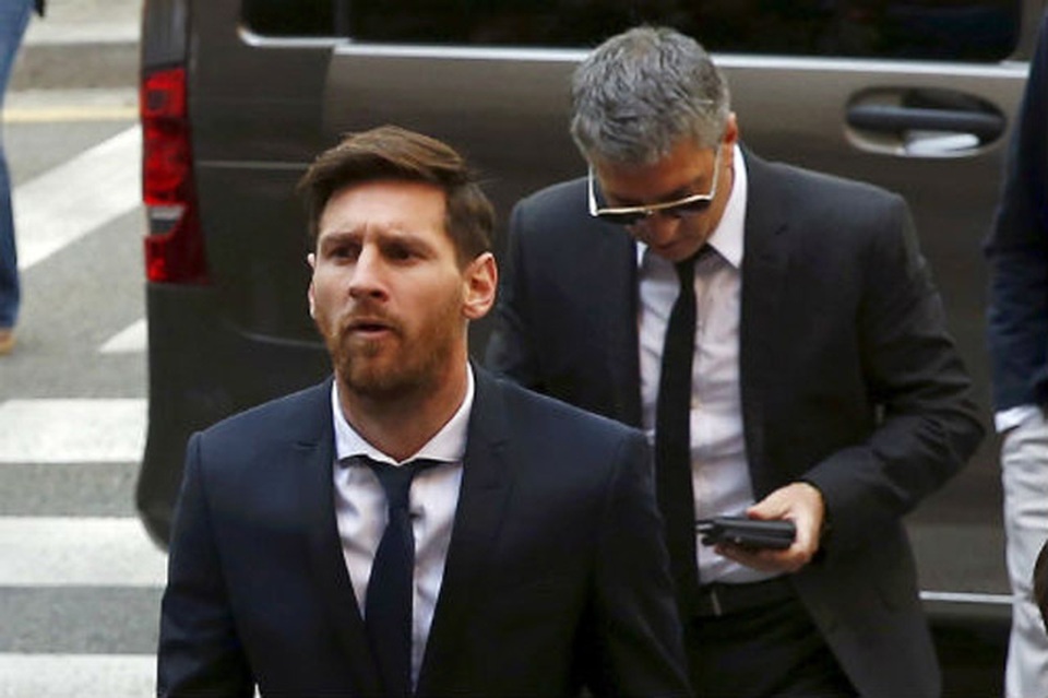 Điểm lại những lần Lionel Messi suýt rời khỏi Barcelona - 2 Điểm lại những lần Lionel Messi suýt rời khỏi Barcelona - 2