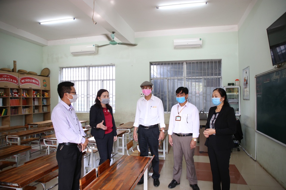 Quảng Trị: Vệ sinh, sát khuẩn trường học phòng dịch Corona - 1 Quảng Trị: Vệ sinh, sát khuẩn trường học phòng dịch Corona - 1