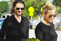 Kate Hudson lại thân thiết với “tình cũ”