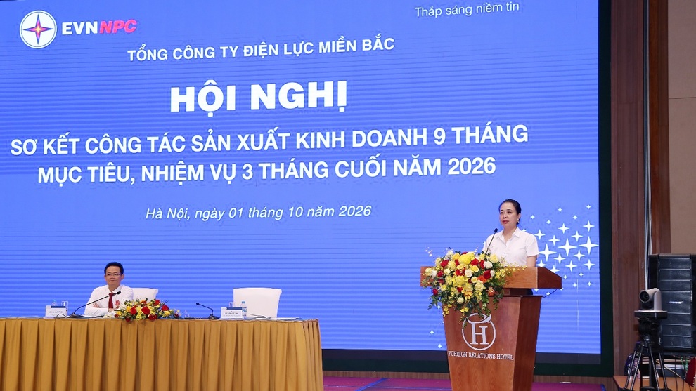 EVNNPC nhận cờ thi đua, hoàn thành xuất sắc các nhiệm vụ 9 tháng đầu năm - 1