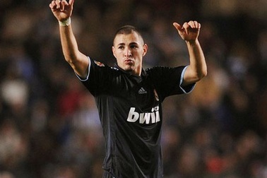 Dính chấn thương, Benzema lỡ đại chiến với Lyon