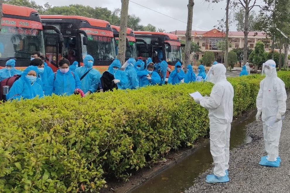 Phối hợp hỗ trợ lao động tìm việc, đưa đi làm an toàn, ổn định cuộc sống - 3 Phối hợp hỗ trợ lao động tìm việc, đưa đi làm an toàn, ổn định cuộc sống - 3