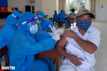 Sáng 19/11, ca mắc Covid-19 tại miền Tây tiếp tục tăng, miền Trung giảm