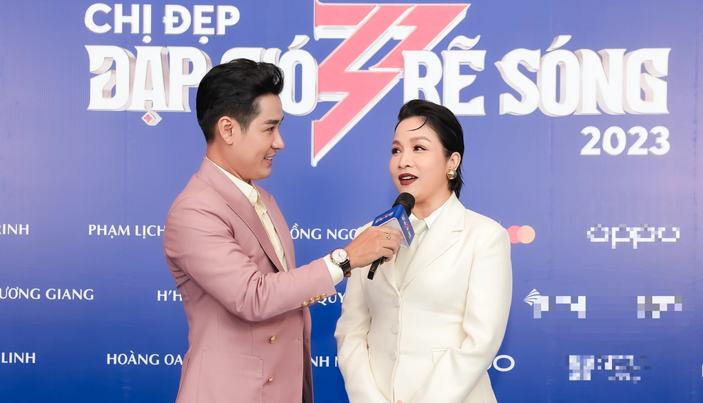 Mỹ Linh tuổi 48: Học nhảy thi Đạp gió, con gái ngạc nhiên không nhận ra - 1 Mỹ Linh tuổi 48: Học nhảy thi Đạp gió, con gái ngạc nhiên không nhận ra - 1