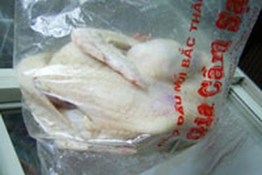 Nhiều điểm bán gia cầm sạch đánh tráo hàng “bẩn”