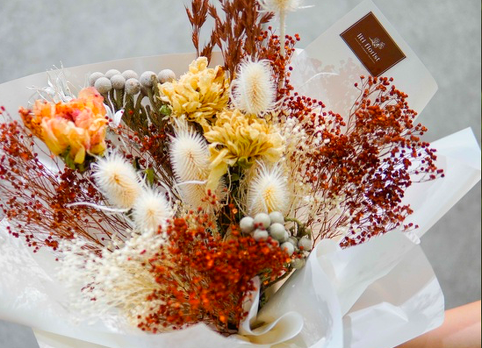 Kỳ lạ: Hoa thật như giả, 9 tháng không héo, tưởng hàng Trung Quốc ướp thuốc - 3 Kỳ lạ: Hoa thật như giả, 9 tháng không héo, tưởng hàng Trung Quốc ướp thuốc - 3
