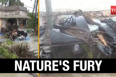 Siêu bão tàn phá Ấn Độ giữa dịch Covid-19