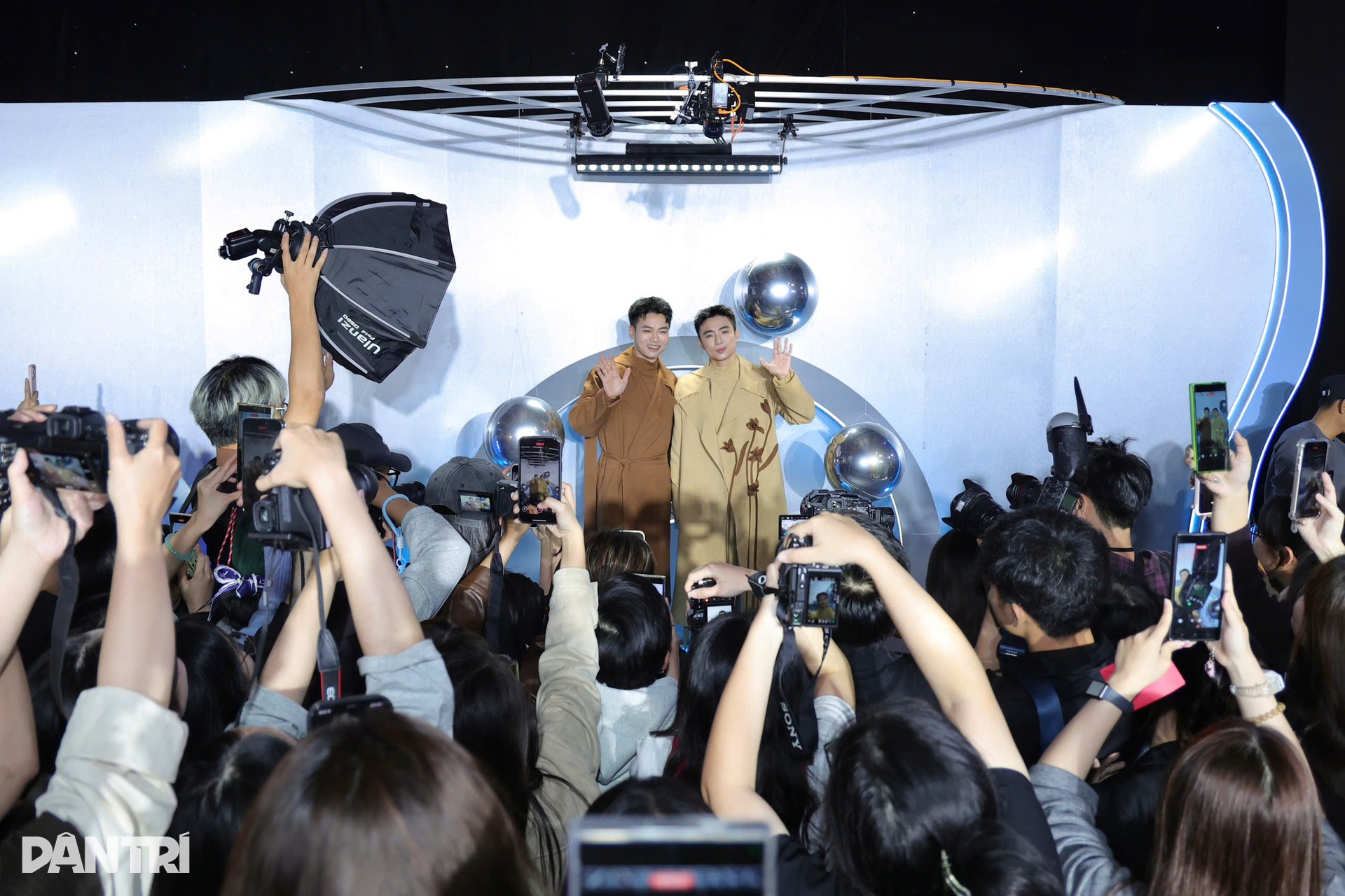 Hoa hậu Trái đất Việt Nam xuất hiện giữa ồn ào không được thi quốc tế - 15