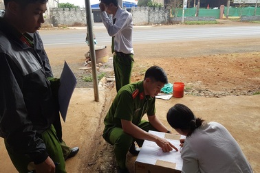 Nhiều phụ huynh “sốc” khi xem clip bảo mẫu bạo hành trẻ