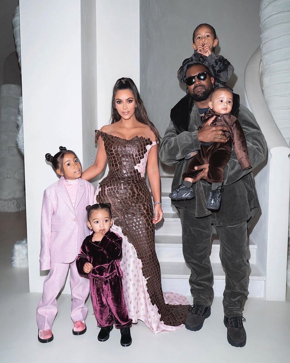 Kim Kardashian khóc khi trò chuyện với chồng trên ô tô - 10 Kim Kardashian khóc khi trò chuyện với chồng trên ô tô - 10