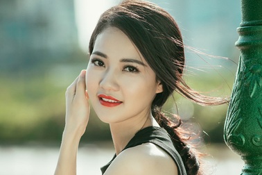 Hoa hậu Trần Thị Quỳnh giản dị với xu hướng “crop top”