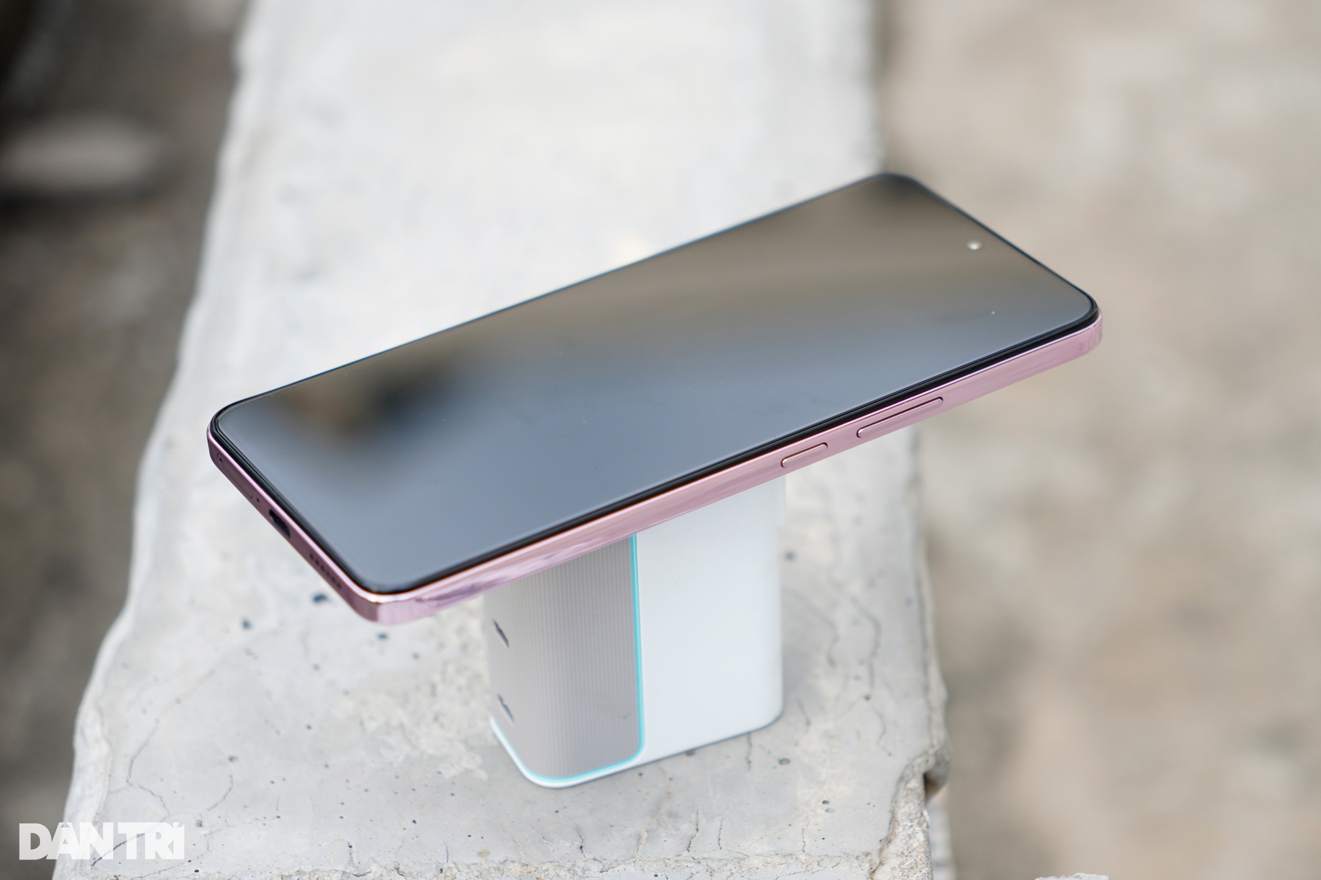 Đánh giá Vivo V50 Lite 5G: Pin khoẻ, hiệu suất trung bình - 3 Đánh giá Vivo V50 Lite 5G: Pin khoẻ, hiệu suất trung bình - 3