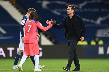 Sai lầm của trọng tài giúp Chelsea thoát thua West Brom