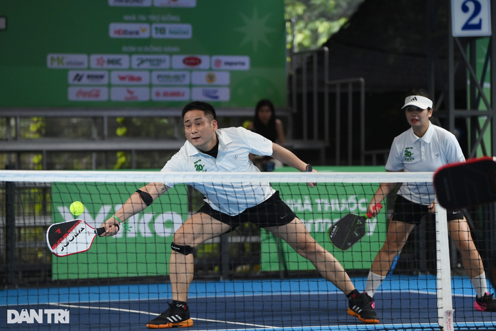 Giằng co kịch tính các trận đấu pickleball Dân trí 20 năm - Rực rỡ ngày mới - 8 Giằng co kịch tính các trận đấu pickleball Dân trí 20 năm - Rực rỡ ngày mới - 8