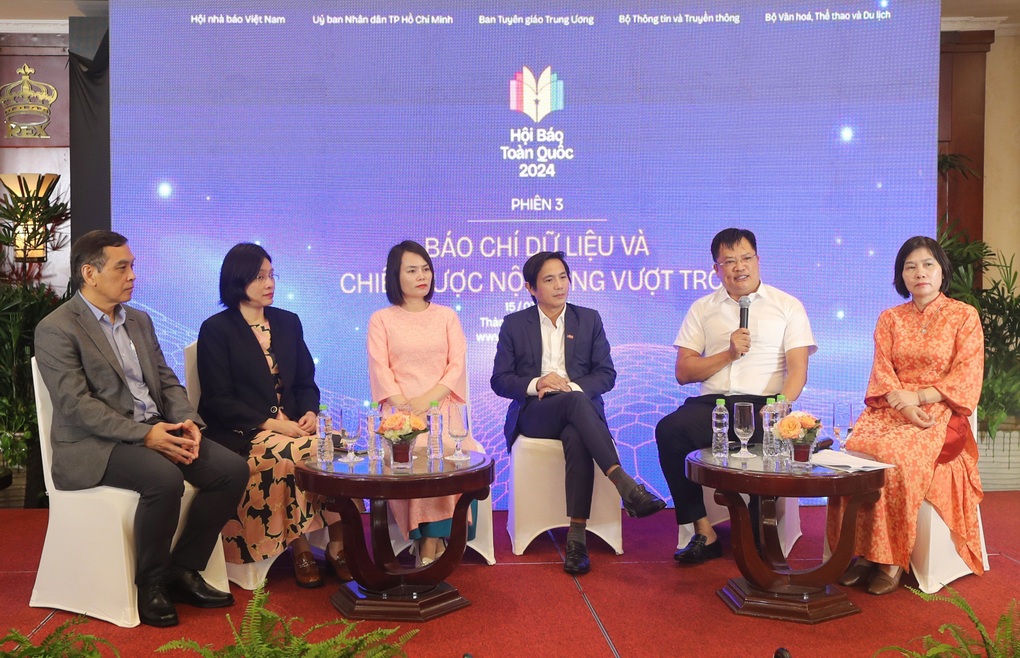 Chủ tịch TPHCM đặt hàng 2 vấn đề lớn tại Diễn đàn Báo chí toàn quốc - 2 Chủ tịch TPHCM đặt hàng 2 vấn đề lớn tại Diễn đàn Báo chí toàn quốc - 2