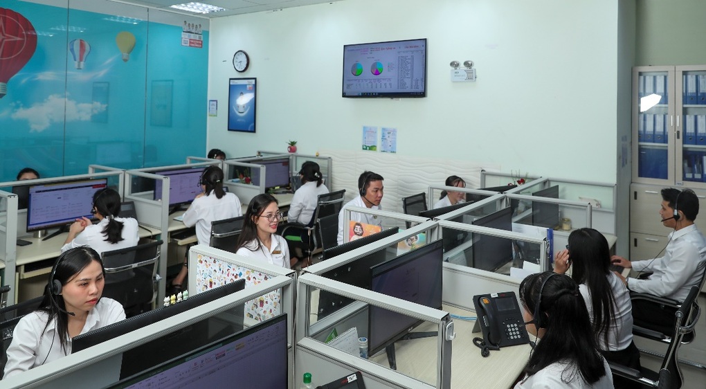 EVNSPC sẵn sàng giải đáp các vấn đề cử tri quan tâm đến ngành điện - 3 EVNSPC sẵn sàng giải đáp các vấn đề cử tri quan tâm đến ngành điện - 3