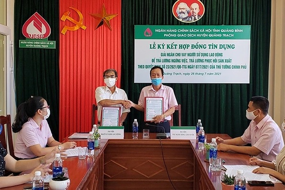 Quảng Bình phê duyệt hỗ trợ cho nhiều lao động ngừng việc do Covid-19 - 2 Quảng Bình phê duyệt hỗ trợ cho nhiều lao động ngừng việc do Covid-19 - 2
