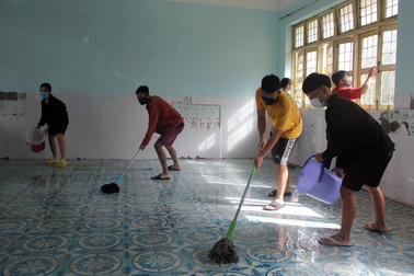 Phú Yên: Các trường khẩn trương dọn vệ sinh để đón học sinh tới lớp