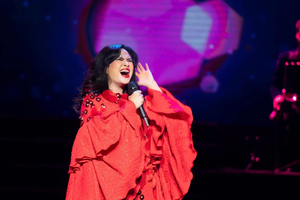 Diva Thanh Lam: Tôi và chồng không kiểm soát nhau, đã tính đến đám cưới - 3 Diva Thanh Lam: Tôi và chồng không kiểm soát nhau, đã tính đến đám cưới - 3