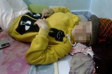 Không khởi tố nữ sinh viên bóp mũi con sơ sinh