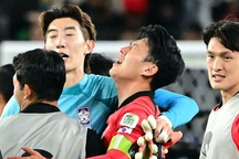 Son Heung Min bật khóc, thừa nhận cố tình kiếm phạt đền trước Australia