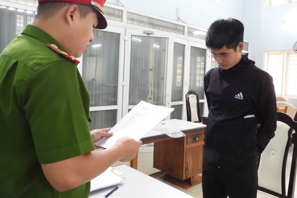 Nhân viên ngân hàng lừa 1,5 tỷ đồng của đồng nghiệp - 1 Nhân viên ngân hàng lừa 1,5 tỷ đồng của đồng nghiệp - 1