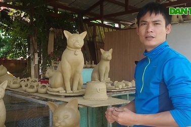 Làng gốm Thanh Hà tất bật sản xuất linh vật mèo