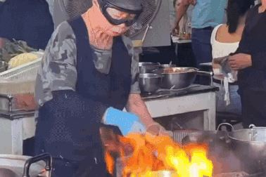 Thái Lan: Món trứng cuộn cua bị tính 3,2 triệu đồng, cao gấp 3 giá niêm yết