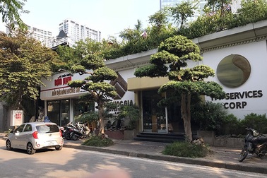 Hà Nội: Nhà hàng, bãi xe vẫn hoạt động tấp nập trên mương Phan Kế Bính