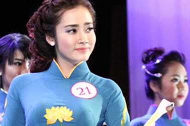 Nữ sinh Lào gây “sốt” ở trường Dược, giỏi 3 ngoại ngữ