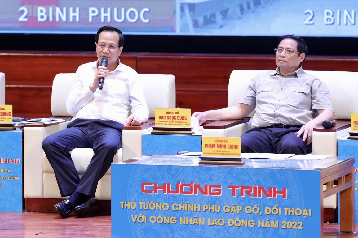 Thủ tướng: Tiền đã có, cần hỗ trợ sớm, không để công nhân băn khoăn - 4 Thủ tướng: Tiền đã có, cần hỗ trợ sớm, không để công nhân băn khoăn - 4