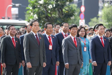 Đại biểu TPHCM tưởng nhớ Chủ tịch Hồ Chí Minh và các Anh hùng Liệt sỹ