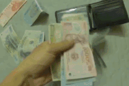 Nhặt được ví, chàng trai ở Hà Nội tìm đến tận nơi để trả và cái kết