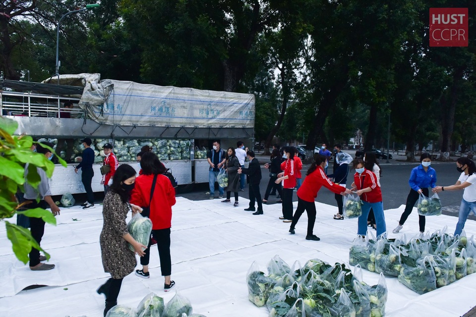 ĐH Bách khoa mua nông sản Hải Dương phát cho 2.000 cán bộ, giảng viên - 11 ĐH Bách khoa mua nông sản Hải Dương phát cho 2.000 cán bộ, giảng viên - 11