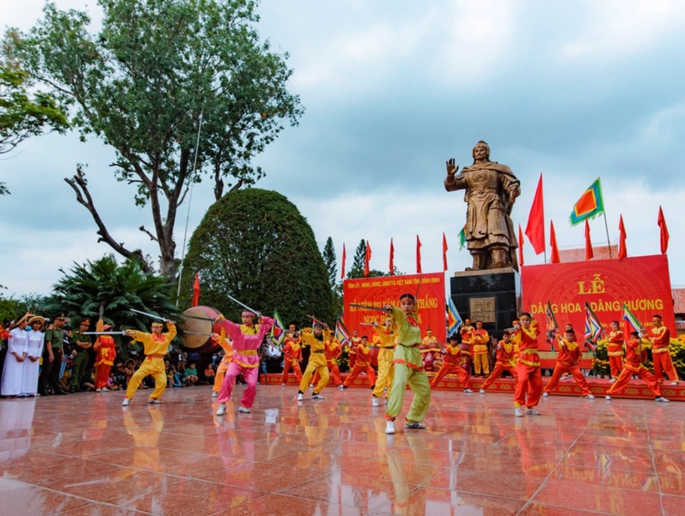 Vạn người nô nức dự lễ hội chiến thắng Ngọc Hồi - Đống Đa - 6 Vạn người nô nức dự lễ hội chiến thắng Ngọc Hồi - Đống Đa - 6