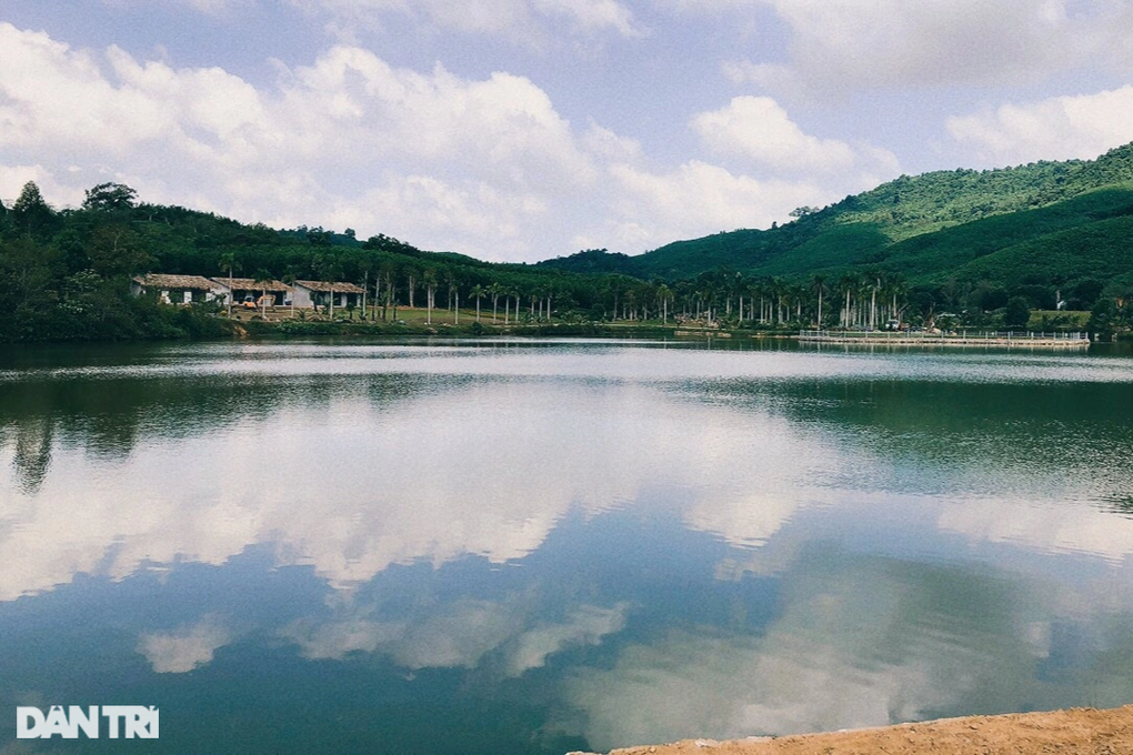 Khám phá hòn đá bay ở thung lũng hoa Phủ Quỳ - 5 Khám phá hòn đá bay ở thung lũng hoa Phủ Quỳ - 5
