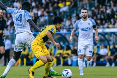 Quang Hải tiếp tục không ra sân, Pau FC có chiến thắng đầu tiên