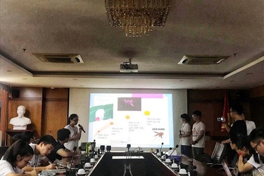 Sinh viên Việt tại Viện công nghệ số 1 thế giới tổ chức trại hè Toán ở quê nhà