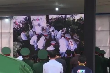 Nguyên Thủ tướng Phan Văn Khải được an táng bên mộ người vợ quá cố