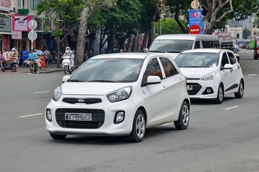 Méo mặt đi Uber, Grab ngày Tết vì giá cước cao ngất