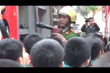 Trang bị kỹ năng thoát hiểm khi có cháy cho học sinh tiểu học