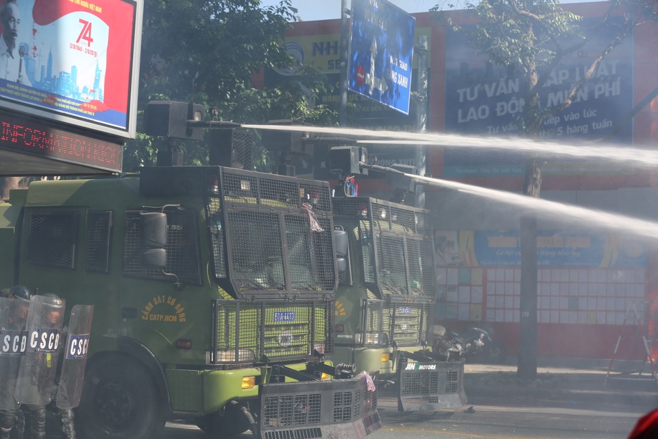 Xem diễn tập chống gây rối trật tự tại TPHCM - 11 Xem diễn tập chống gây rối trật tự tại TPHCM - 11