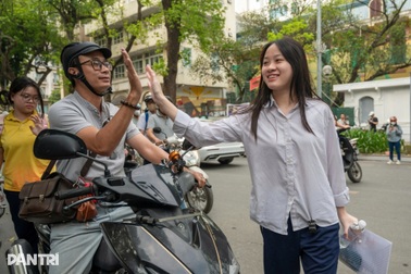 Thi lớp 10 Hà Nội: Gần 400 thí sinh bỏ thi môn ngữ văn, 1 em bị đình chỉ