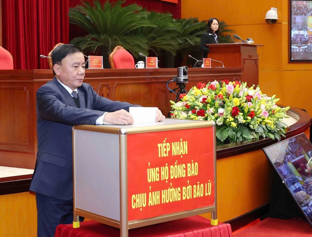 Tổng Bí thư Tô Lâm và các lãnh đạo ủng hộ đồng bào vùng bão lũ - 3