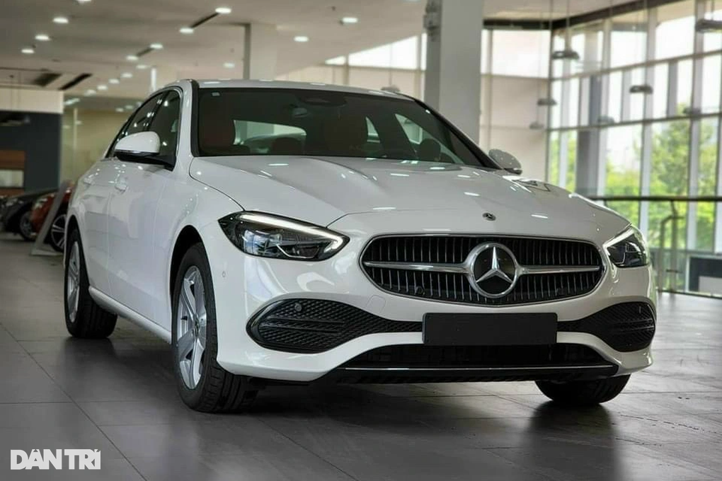 Mercedes-Benz tăng giá C-Class, có bản đắt thêm 125 triệu đồng - 1 Mercedes-Benz tăng giá C-Class, có bản đắt thêm 125 triệu đồng - 1